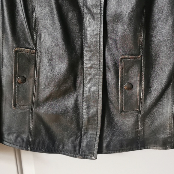 One-of-a-kind leather jacket with fur collar - Picture 4 of 15